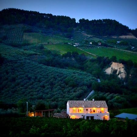 B&B Casale Fonte Vecchia Монтепрандоне Екстериор снимка